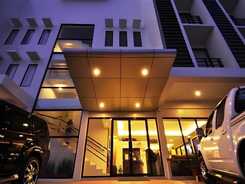 Home Crest Hotel Davao City Extérieur photo